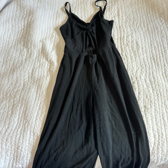 Jumper with cute top cut out - Picture 2 of 3